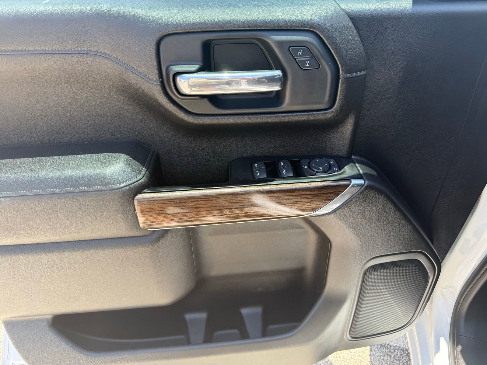 Used 2019 Chevrolet Silverado 1500 RST w/ All-Star Edition RWD image 11