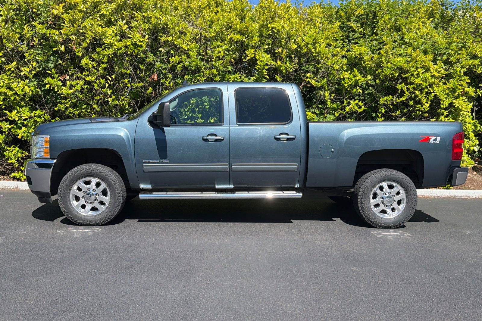 Used 2013 Chevrolet Silverado 2500 LTZ w/ LTZ Plus Package AWD/4WD image 7