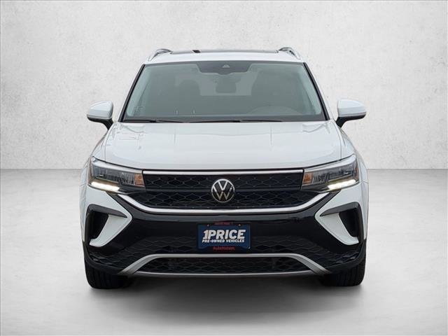 Used 2023 Volkswagen Taos SE image 2