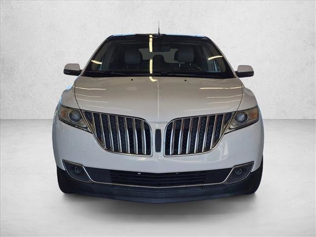 Used 2013 Lincoln MKX FWD image 2