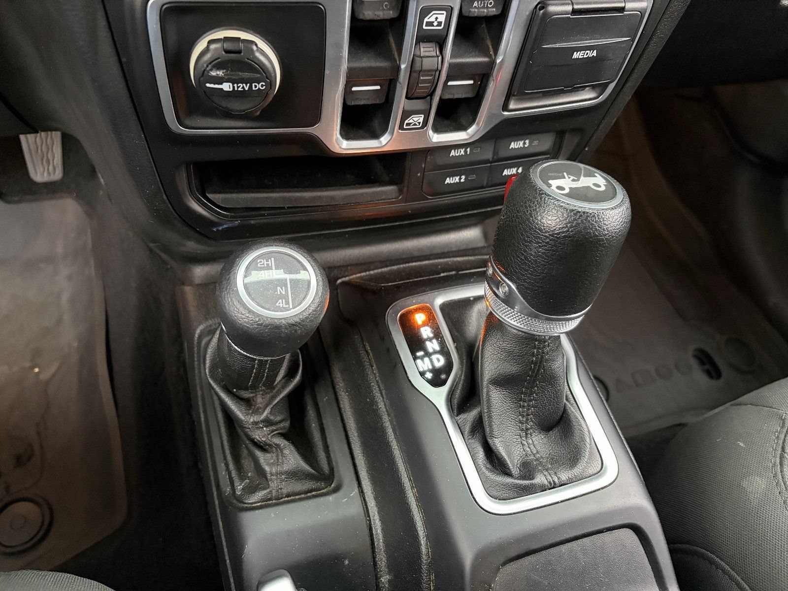 Used 2018 Jeep Wrangler Unlimited Sport S AWD/4WD image 31