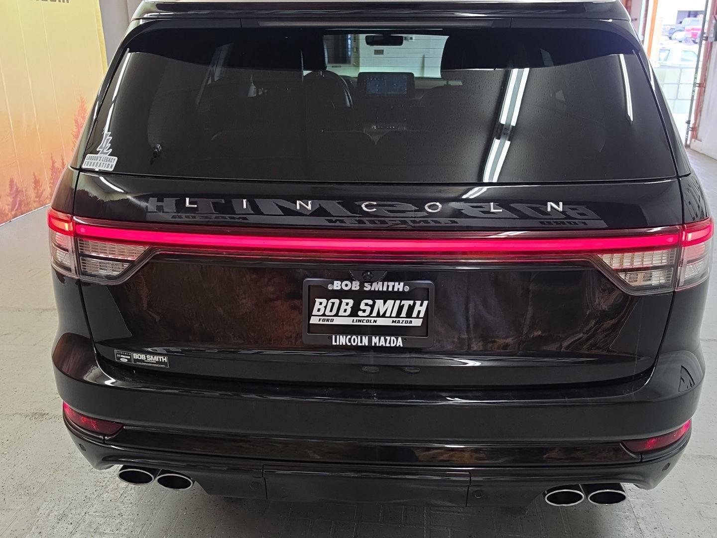 Used 2025 Lincoln Aviator AWD w/ Jet Appearance Package image 19