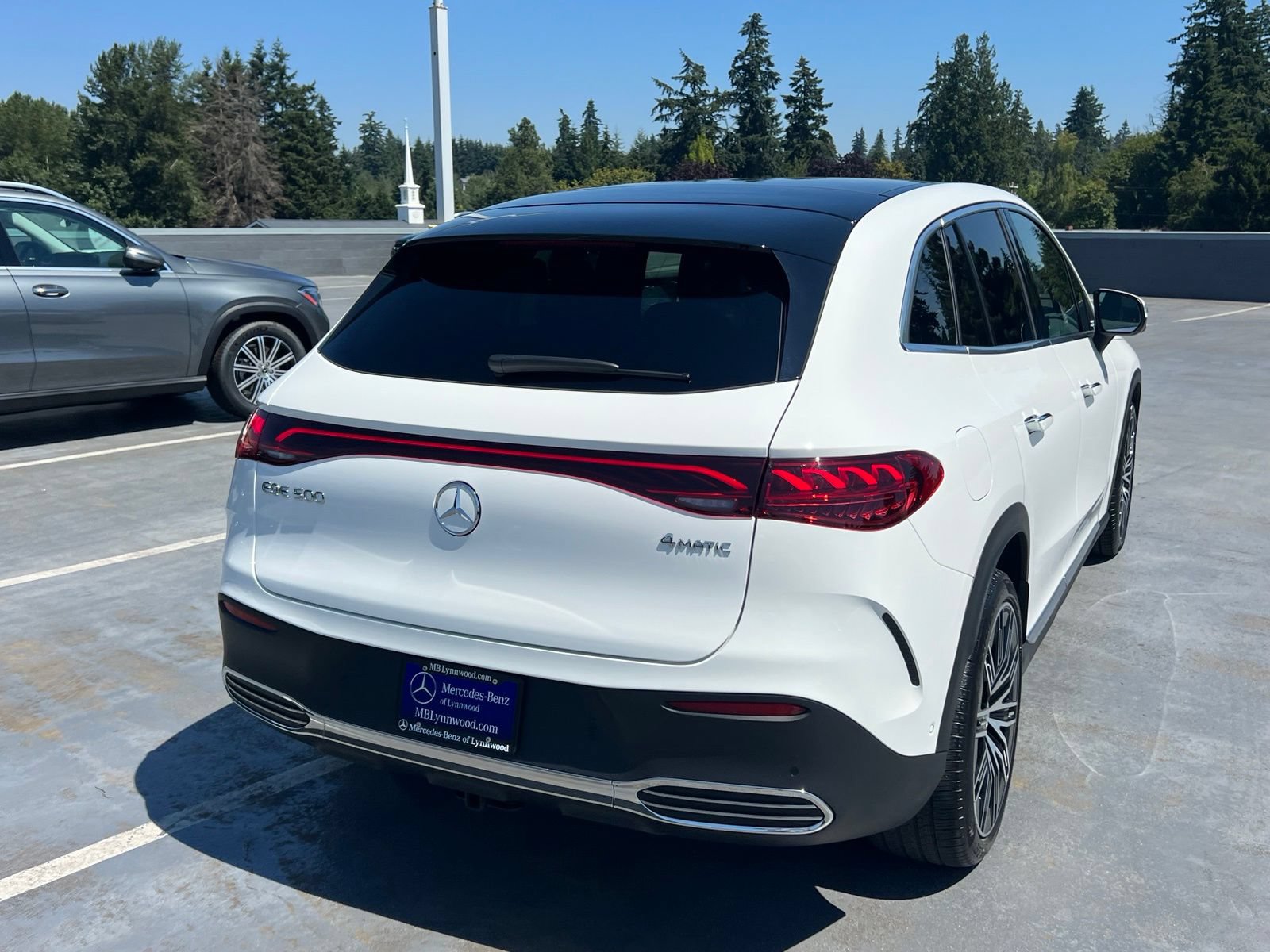 Used 2023 Mercedes-Benz EQE 500 4MATIC SUV image 9