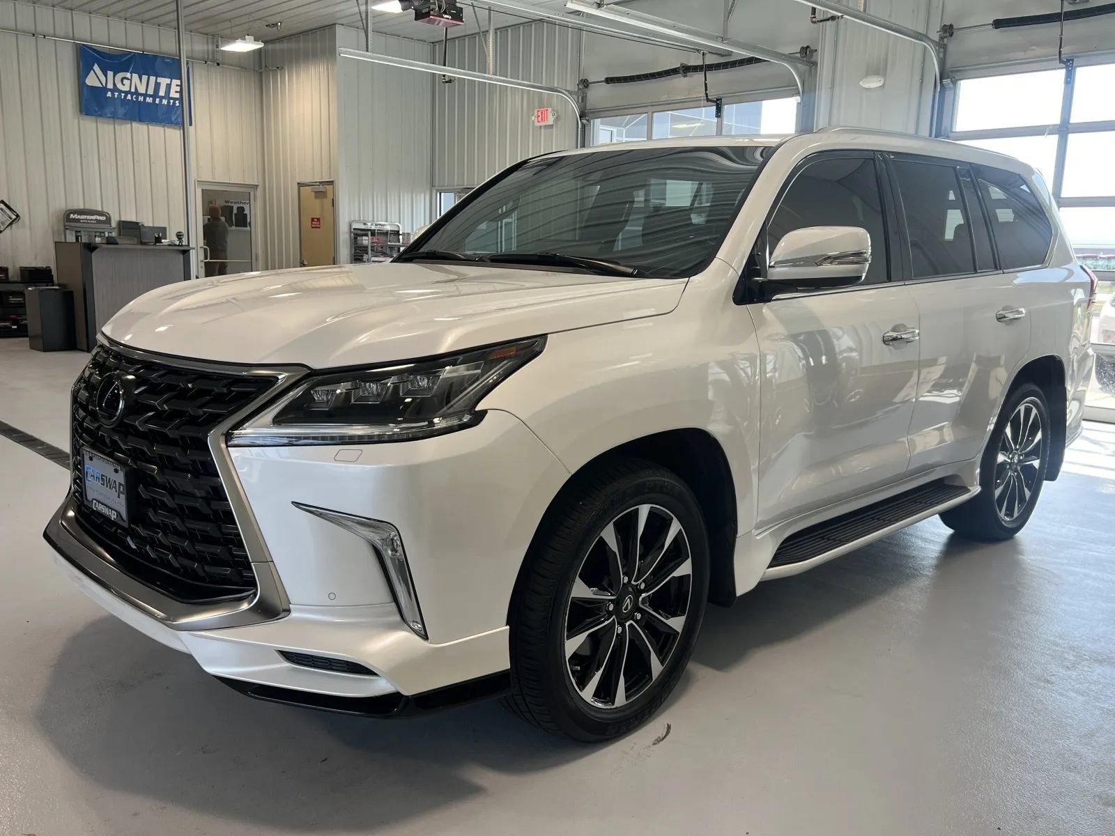 Used 2021 Lexus LX 570 4WD w/ Sport Package image 6