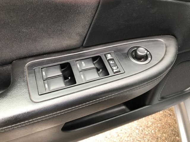 Used 2013 Chrysler 200 LX image 7