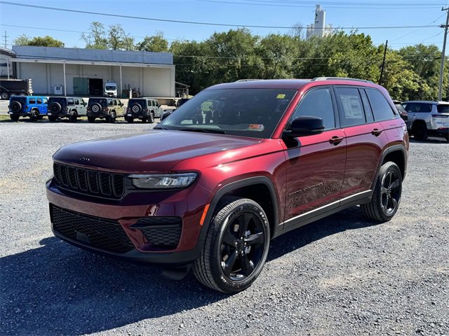 New 2025 Jeep Grand Cherokee Altitude image 22