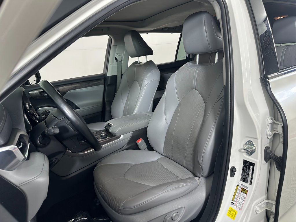 Used 2020 Toyota Highlander Limited image 15
