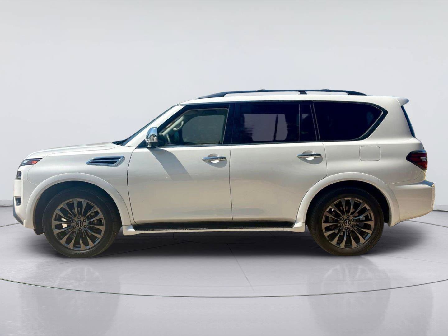 Used 2023 Nissan Armada Platinum w/ Captain's Chairs Package AWD/4WD image 4
