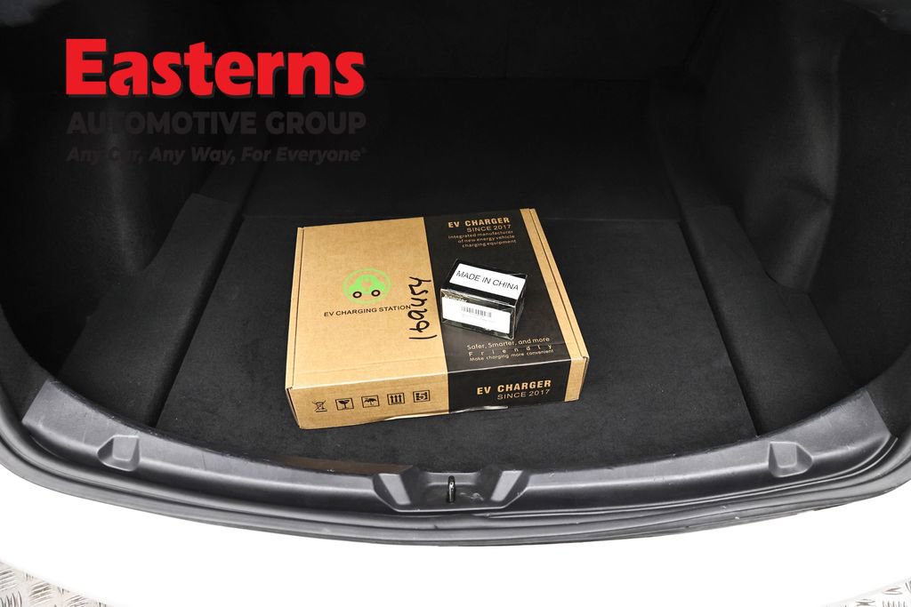 Used 2021 Tesla Model 3 Standard Range Plus image 9