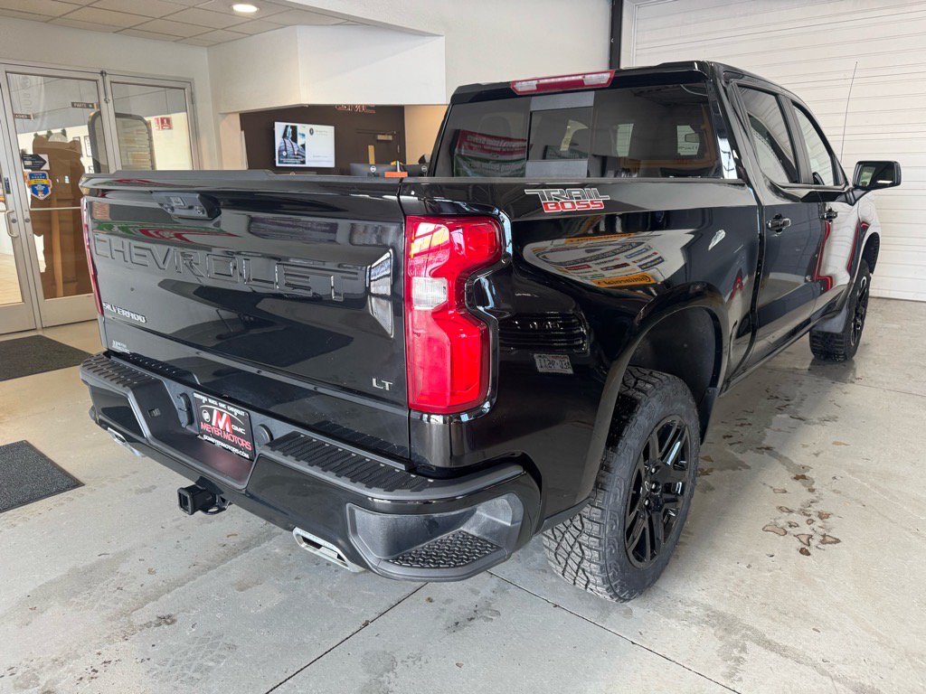 Used 2024 Chevrolet Silverado 1500 LT Trail Boss w/ Convenience Package II AWD/4WD image 5