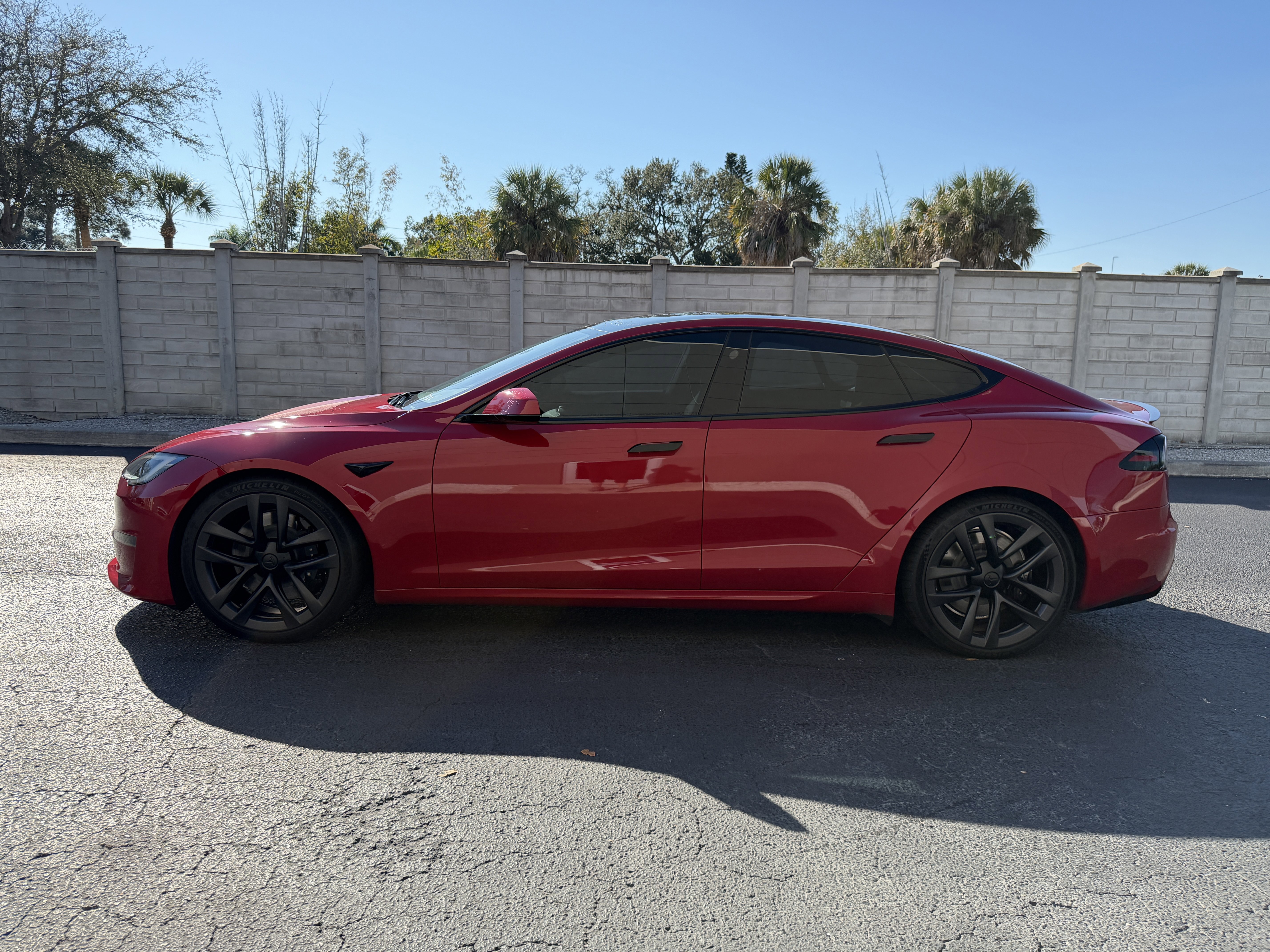 Used 2022 Tesla Model S Plaid image 2