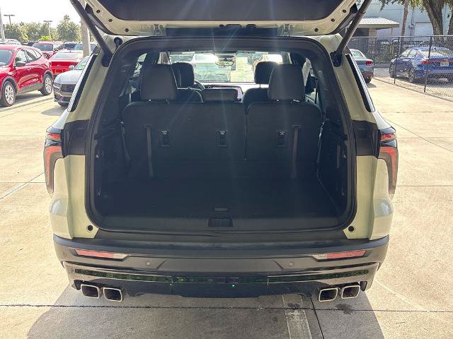 Used 2026 Chevrolet Traverse LT w/ Midnight/Sport Edition FWD image 33