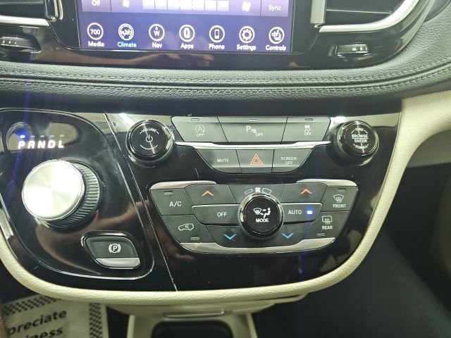 Used 2020 Chrysler Pacifica Limited FWD image 10