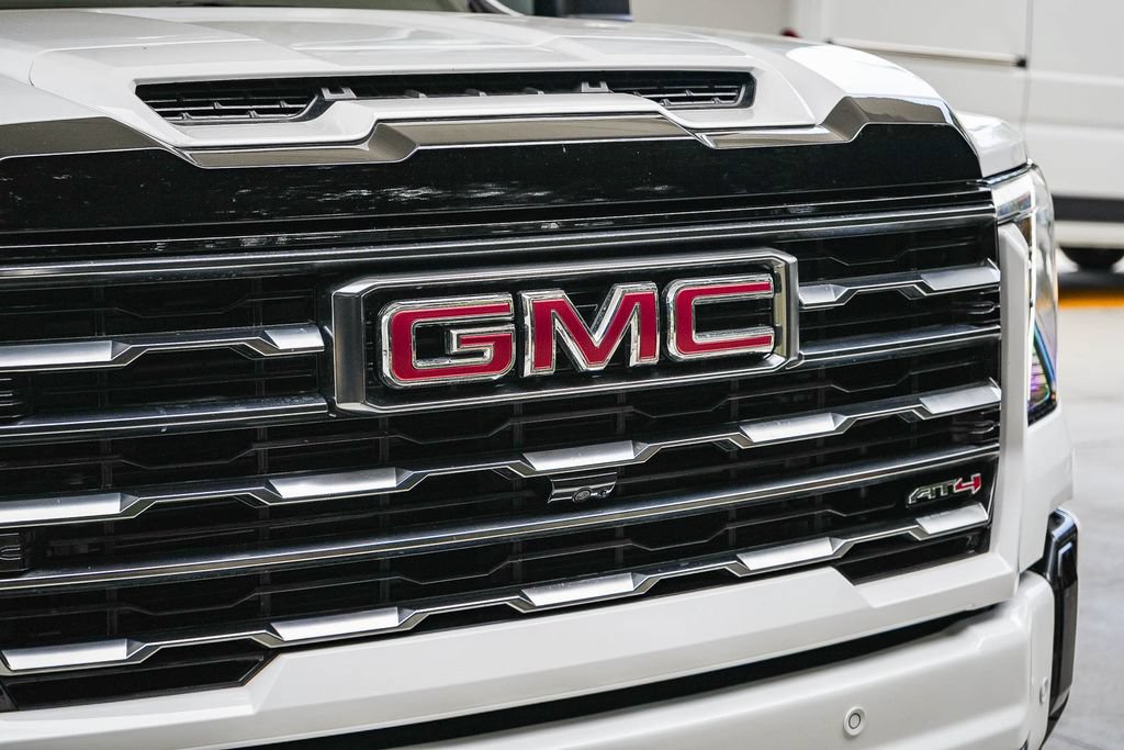 Used 2026 GMC Sierra 2500 AT4 AWD/4WD image 9