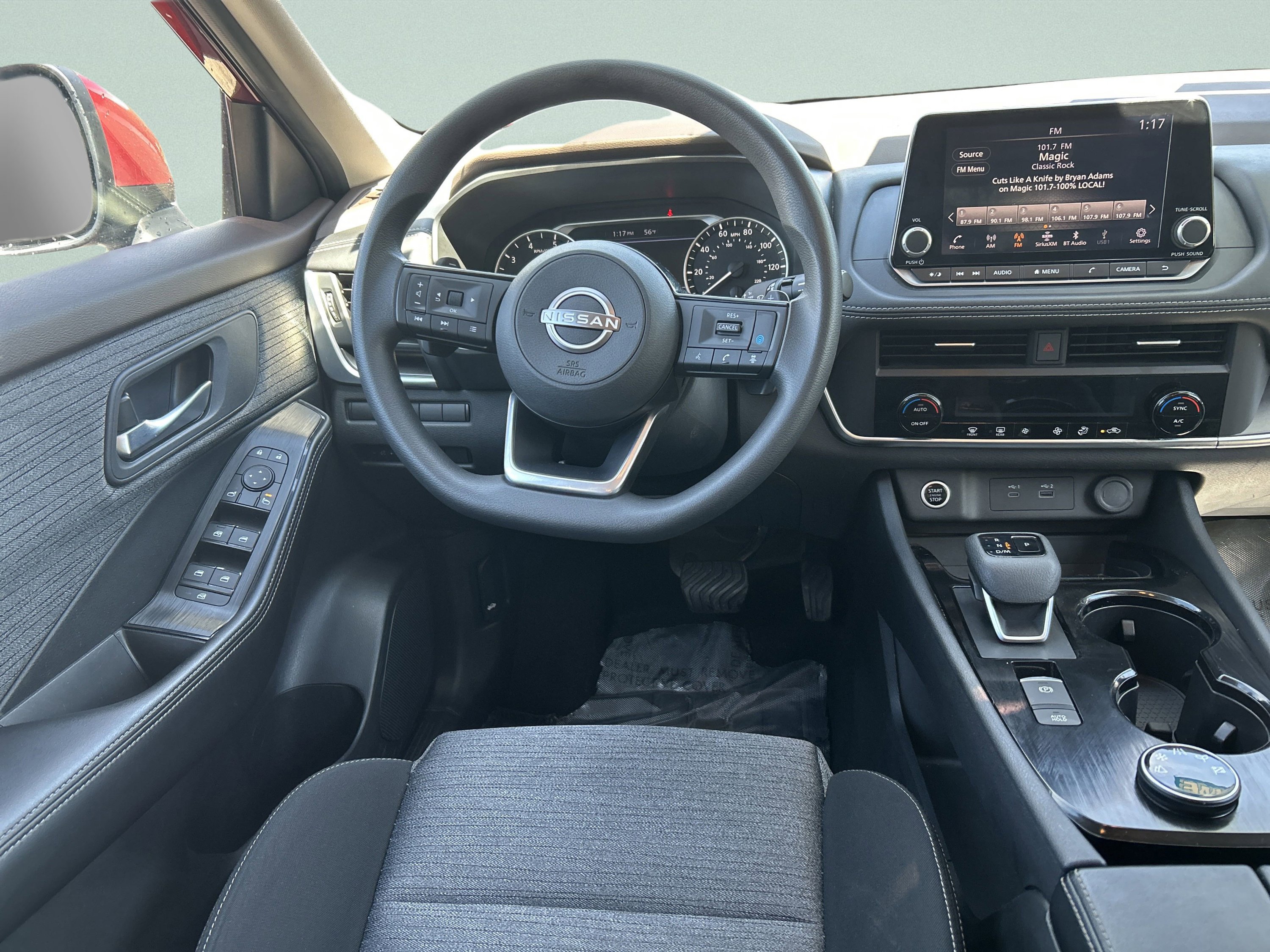 Used 2023 Nissan Rogue SV image 19