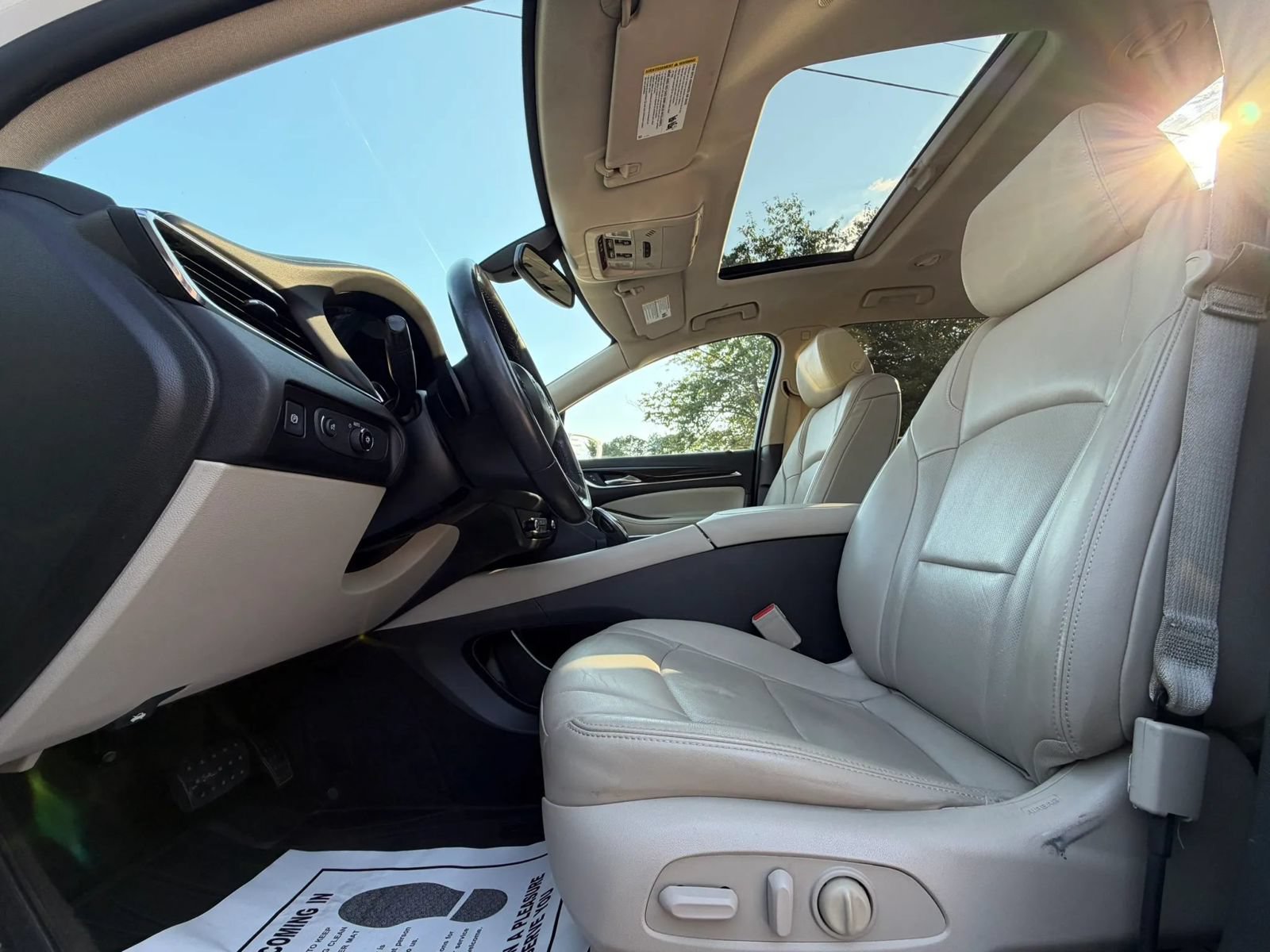 Used 2019 Buick Enclave Essence FWD image 21