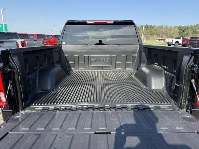 Certified 2026 GMC Sierra 1500 SLT AWD/4WD image 12