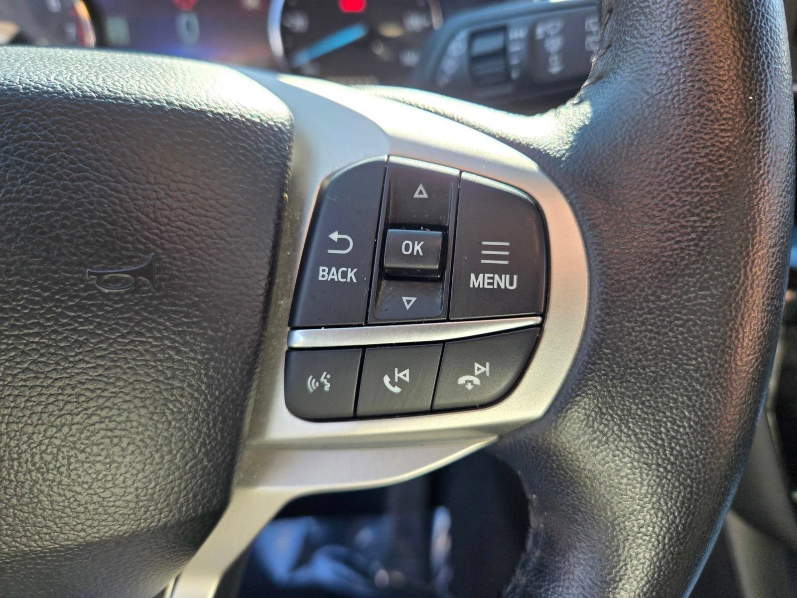 Used 2024 Ford Explorer Limited AWD/4WD image 18