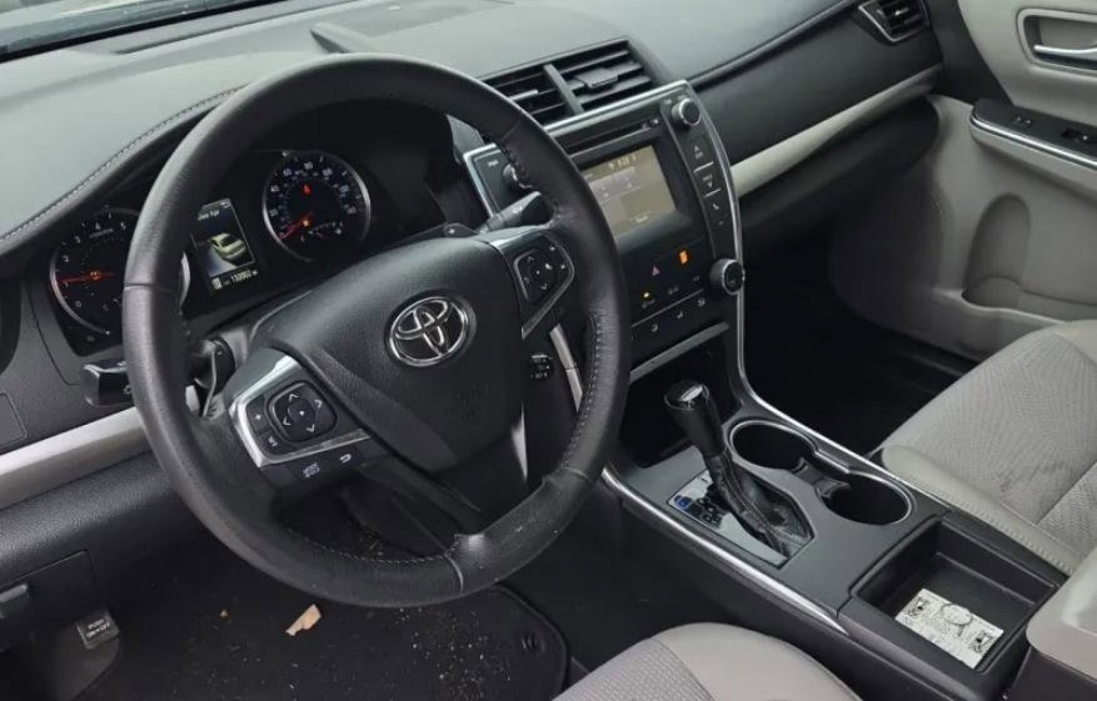 Used 2017 Toyota Camry SE image 8