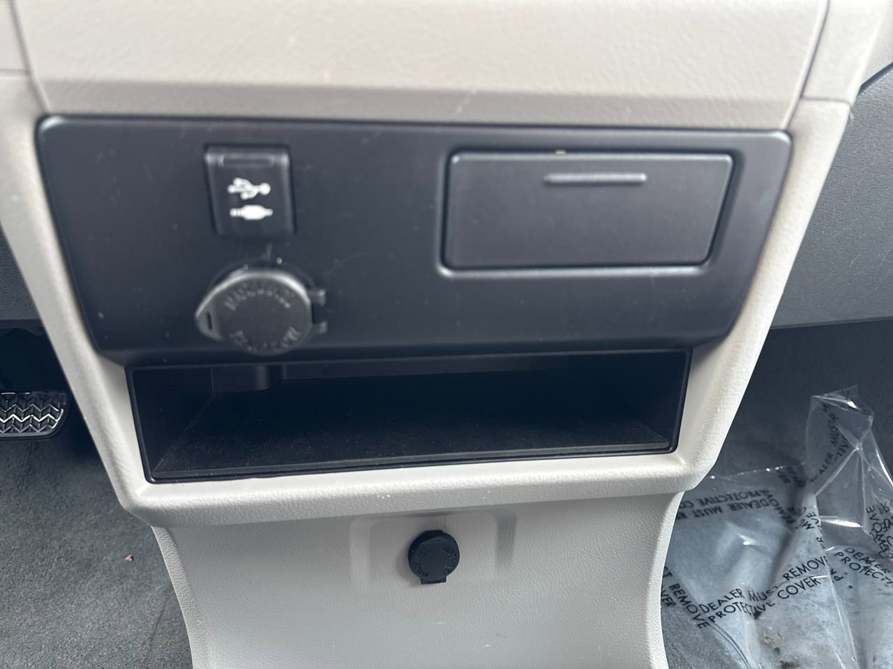 Used 2020 Toyota Sienna LE image 23