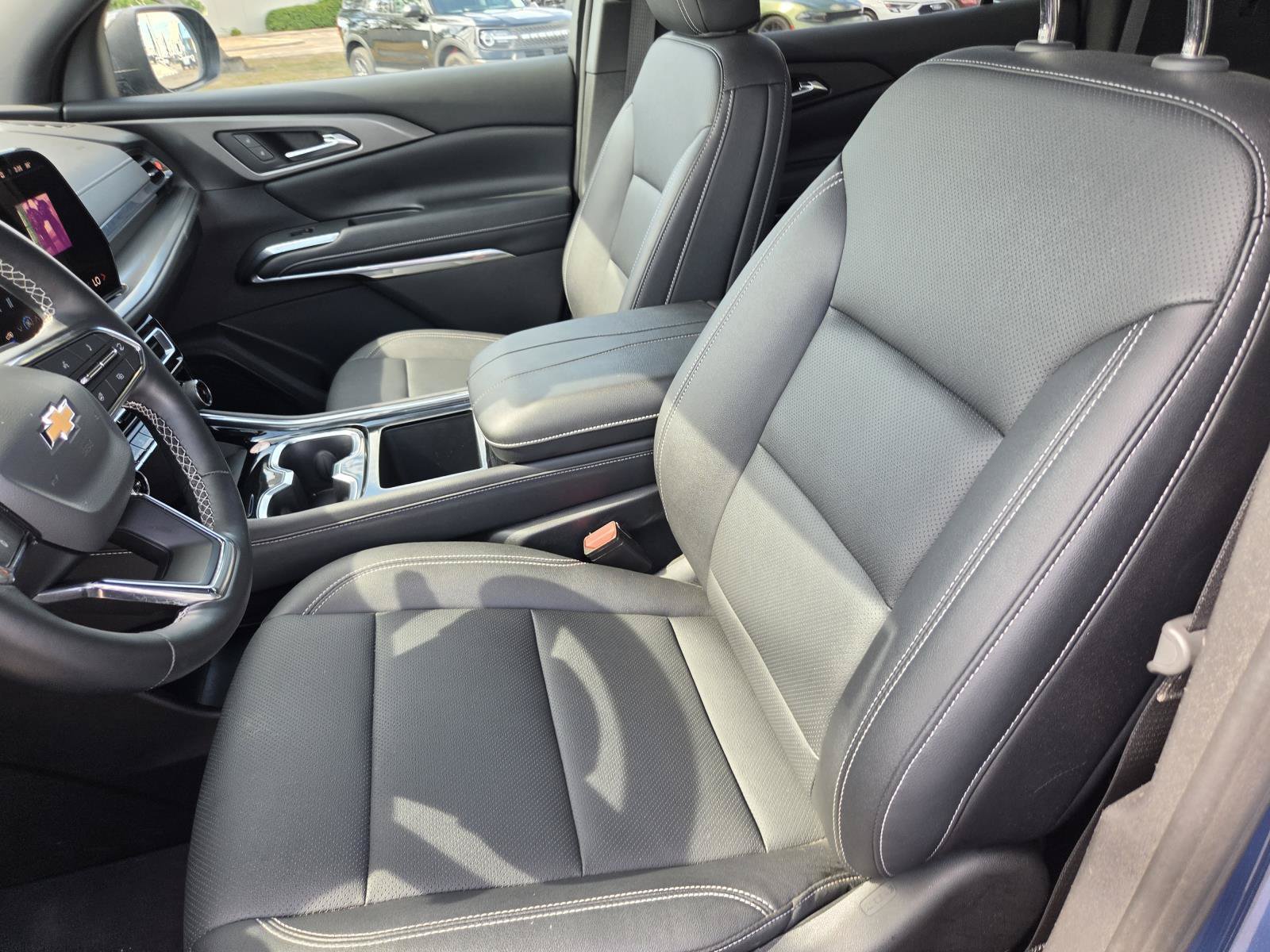 Used 2026 Chevrolet Traverse LT AWD/4WD image 16