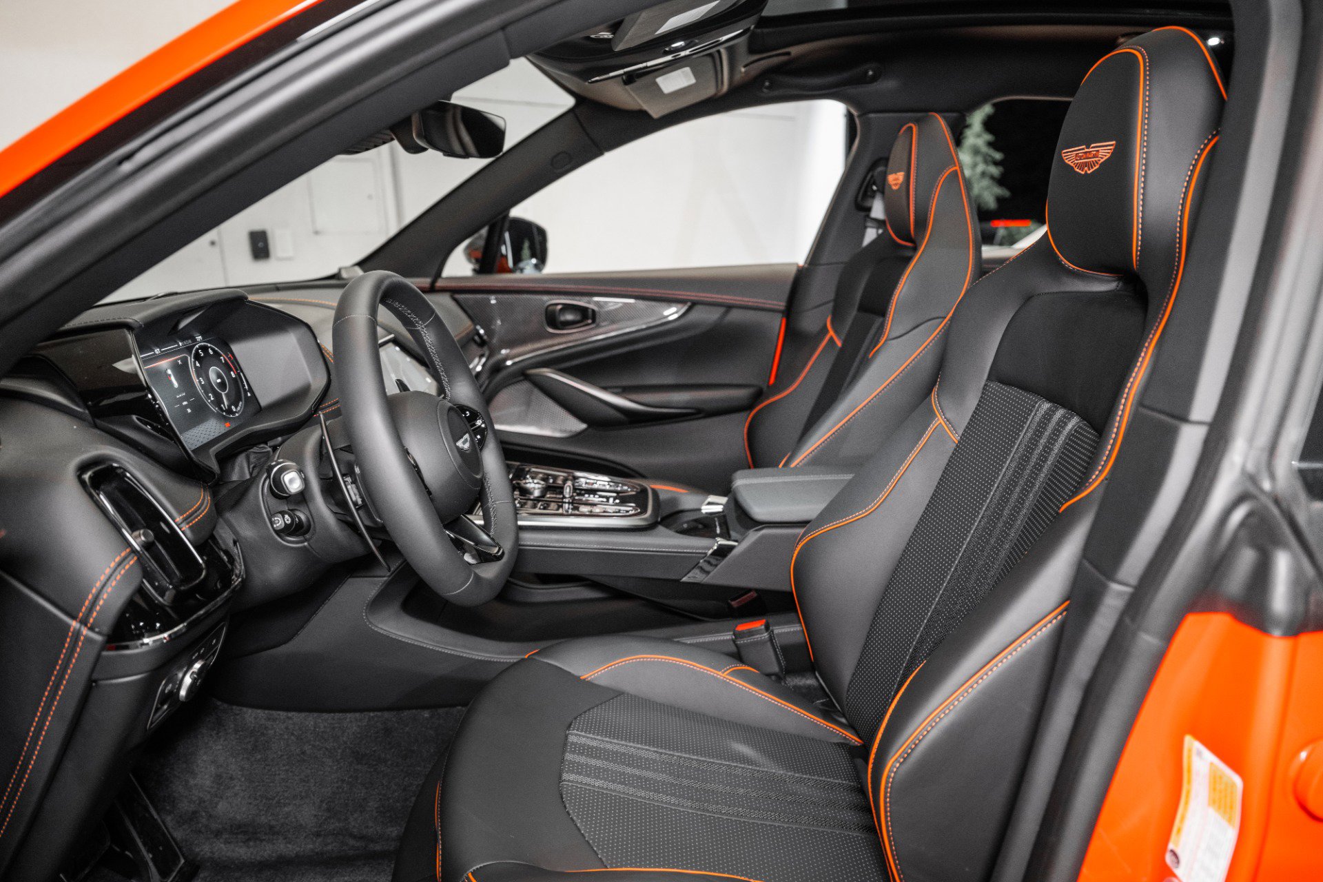 Used 2025 Aston Martin DBX 707 image 13