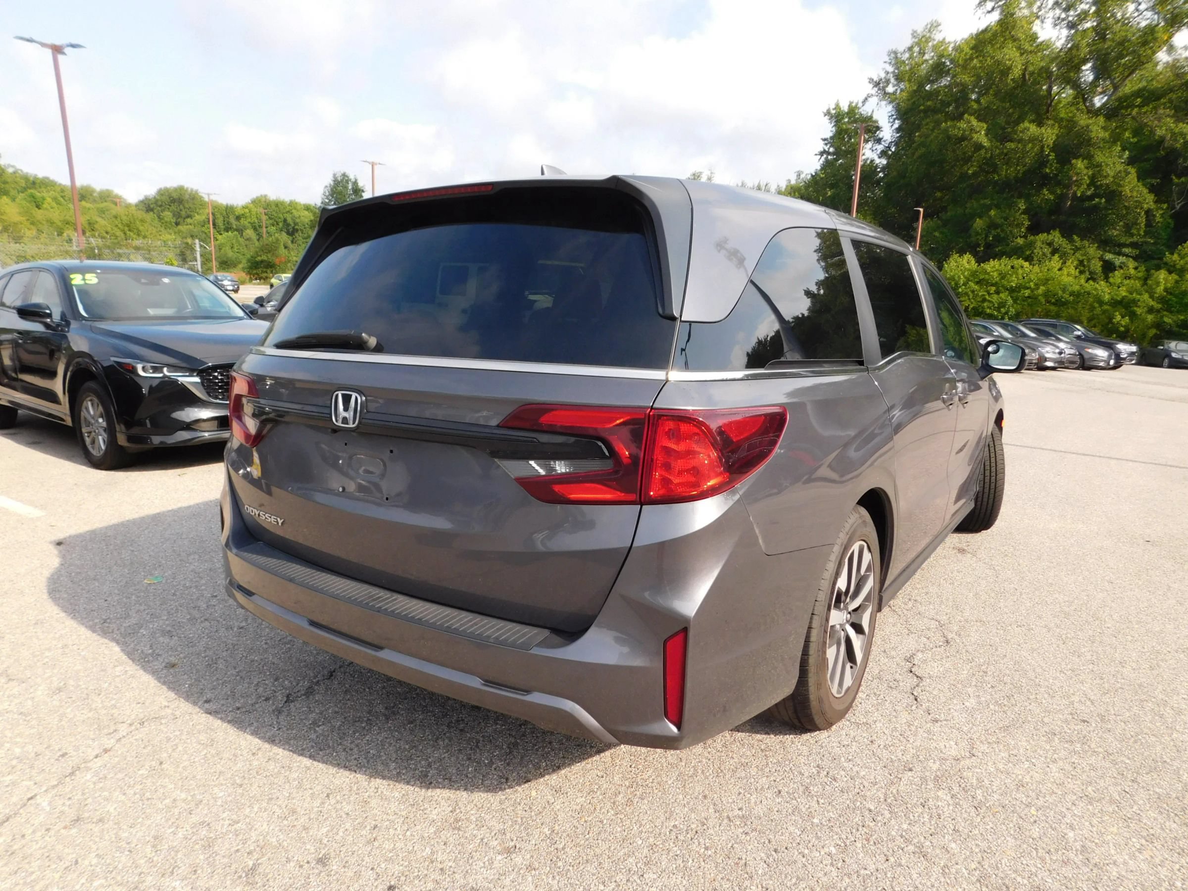 Used 2025 Honda Odyssey EX-L image 5