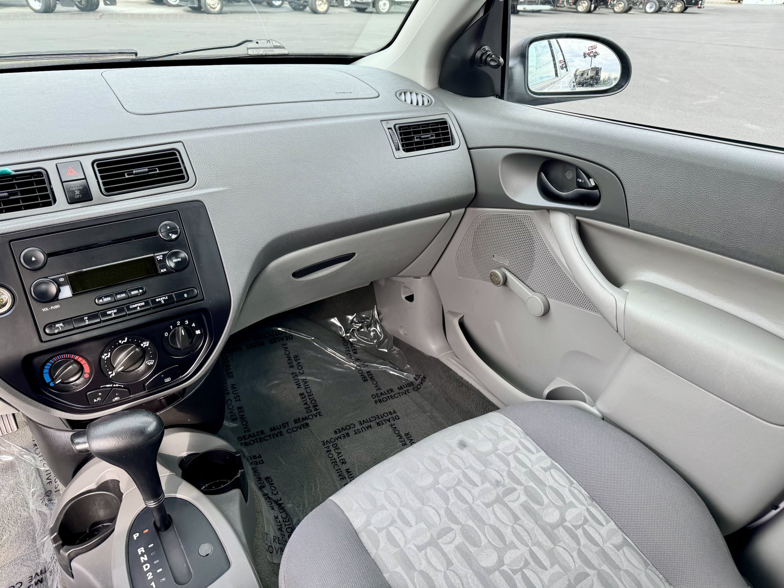 Used 2005 Ford Focus ZX4 Sedan FWD image 18