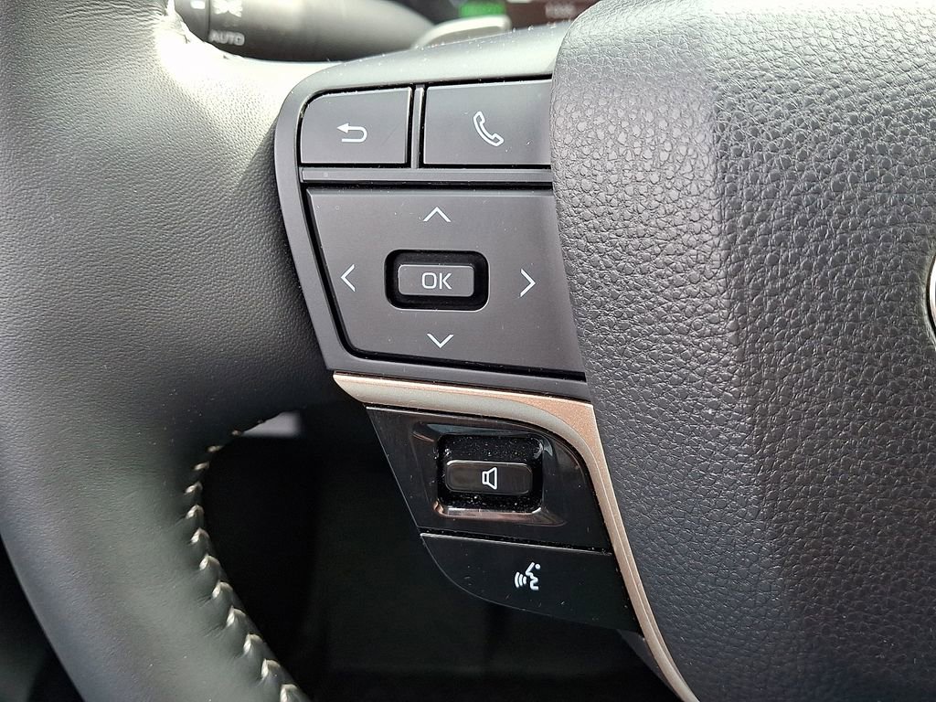 Used 2025 Toyota Crown Signia w/ Advanced Technology Package AWD/4WD image 21