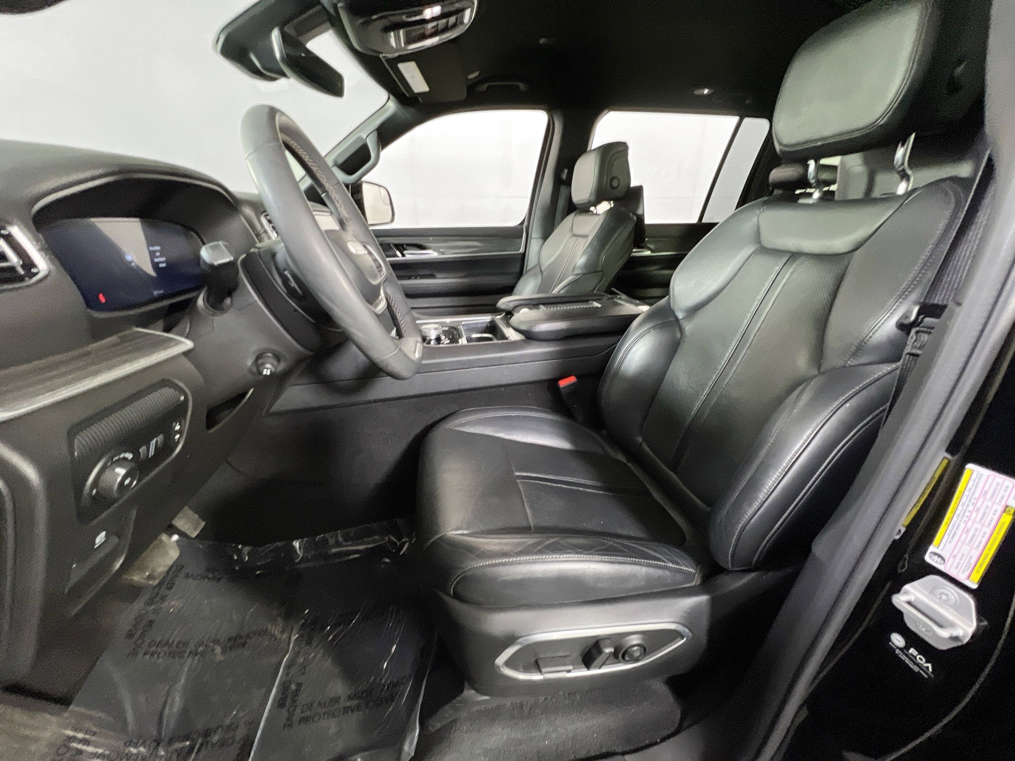 Used 2022 Jeep Wagoneer Series III w/ Rear Seat Video Group 1 image 22