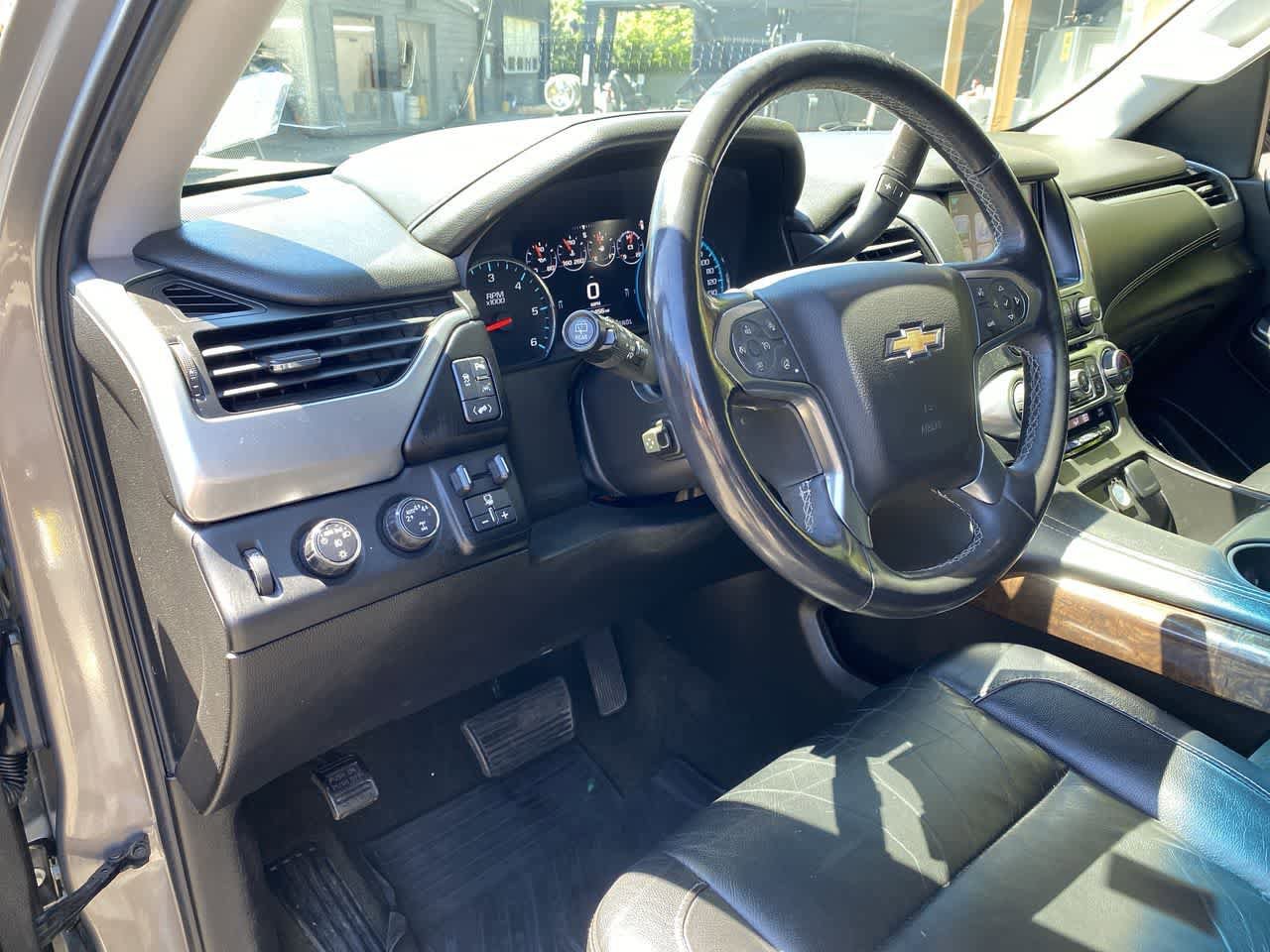 Used 2017 Chevrolet Tahoe LT w/ Luxury Package AWD/4WD image 2