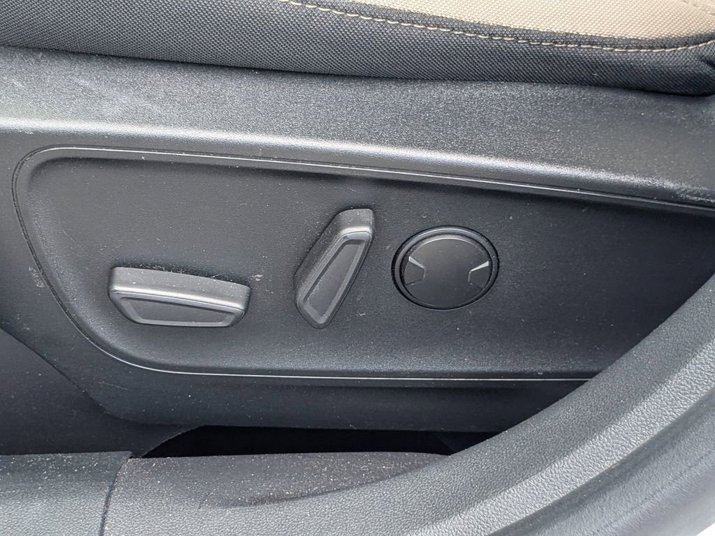 Used 2021 Ford Escape SE w/ Convenience Package image 20