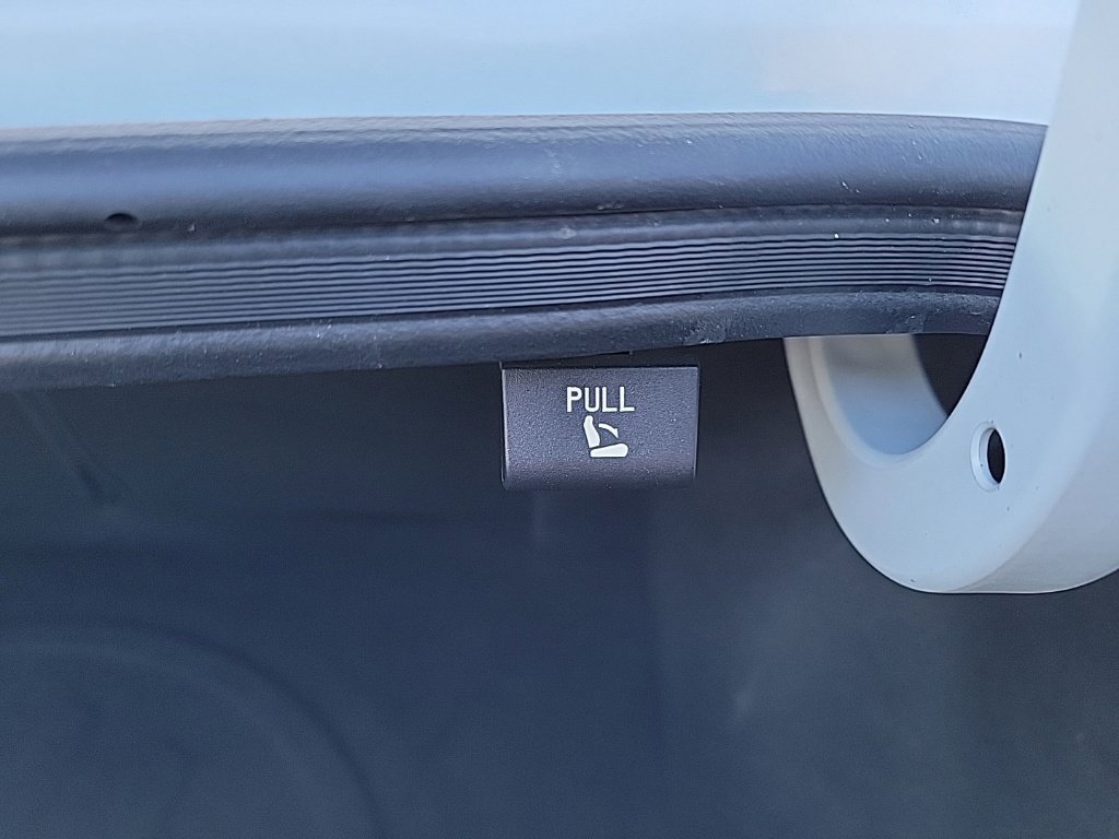 Used 2020 Hyundai Elantra Value Edition FWD image 17