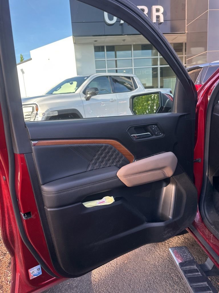 Used 2023 GMC Canyon Denali AWD/4WD image 13