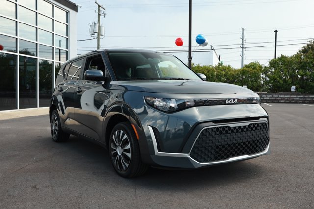 Used 2023 Kia Soul LX FWD image 3