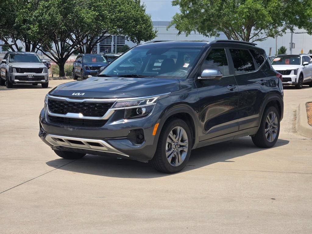 Certified 2023 Kia Seltos S w/ Navigation Package FWD image 2