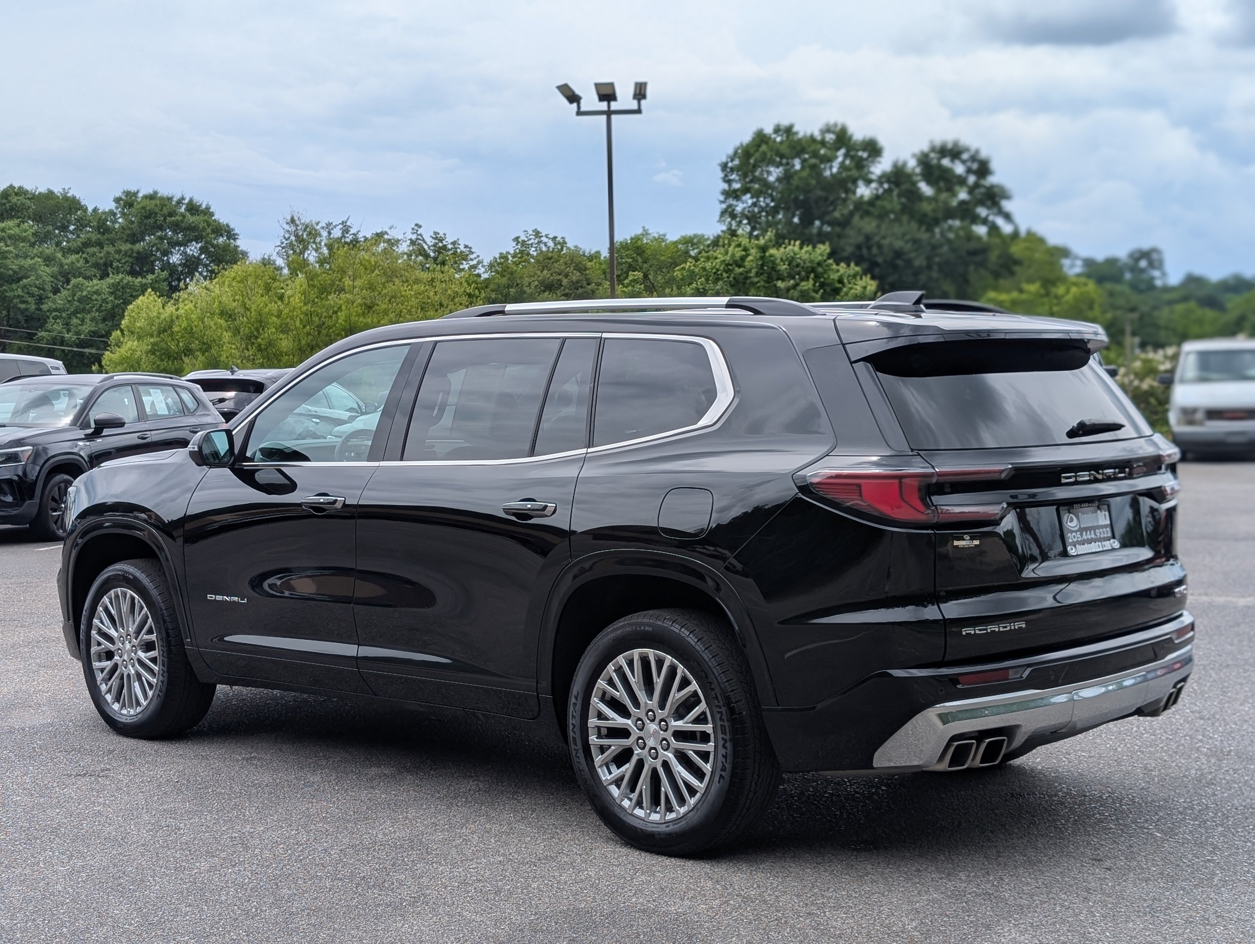 Used 2024 GMC Acadia Denali FWD image 7