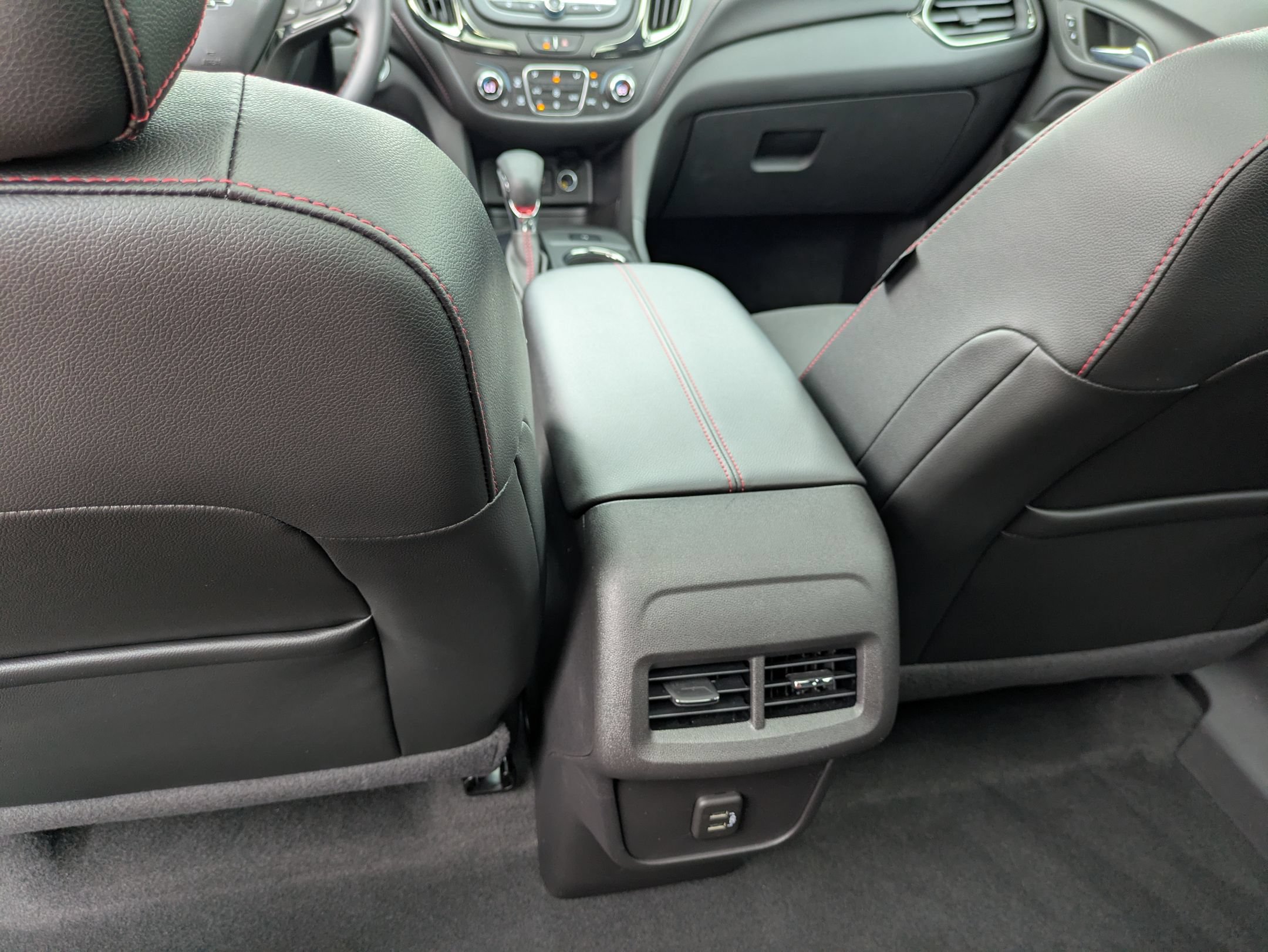 Used 2024 Chevrolet Equinox RS FWD image 32
