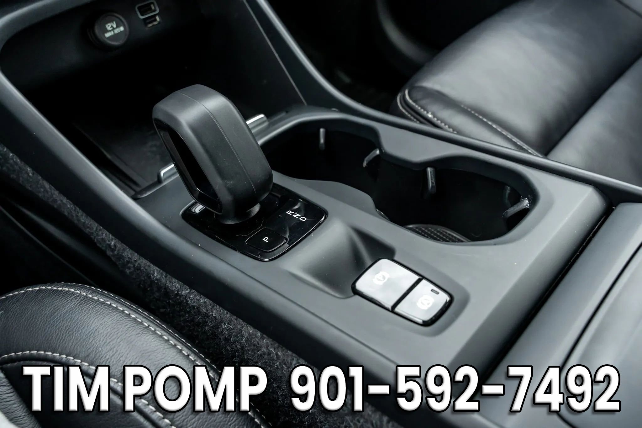 Used 2022 Volvo XC40 T5 Momentum image 22