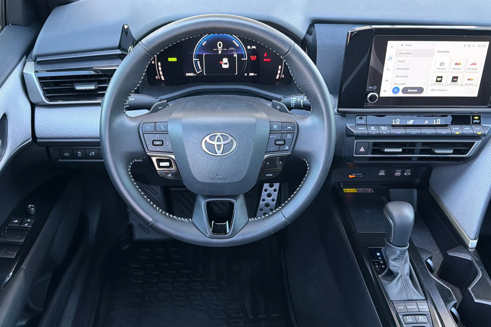 Used 2026 Toyota Camry SE w/ Convenience Package FWD image 18