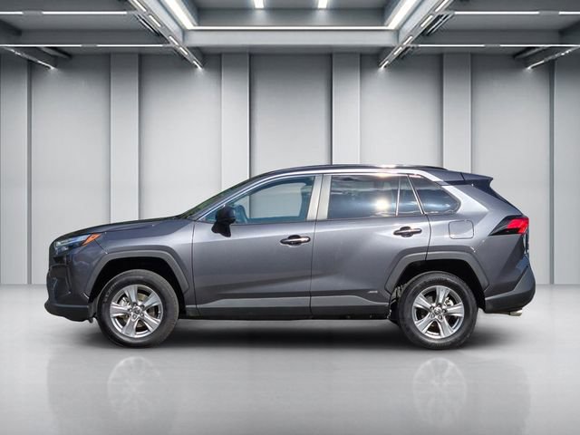 Used 2024 Toyota RAV4 LE AWD/4WD image 7