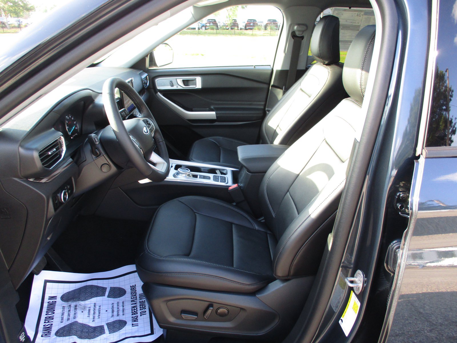 New 2024 Ford Explorer Limited w/ Equipment Group 301A RWD image 22