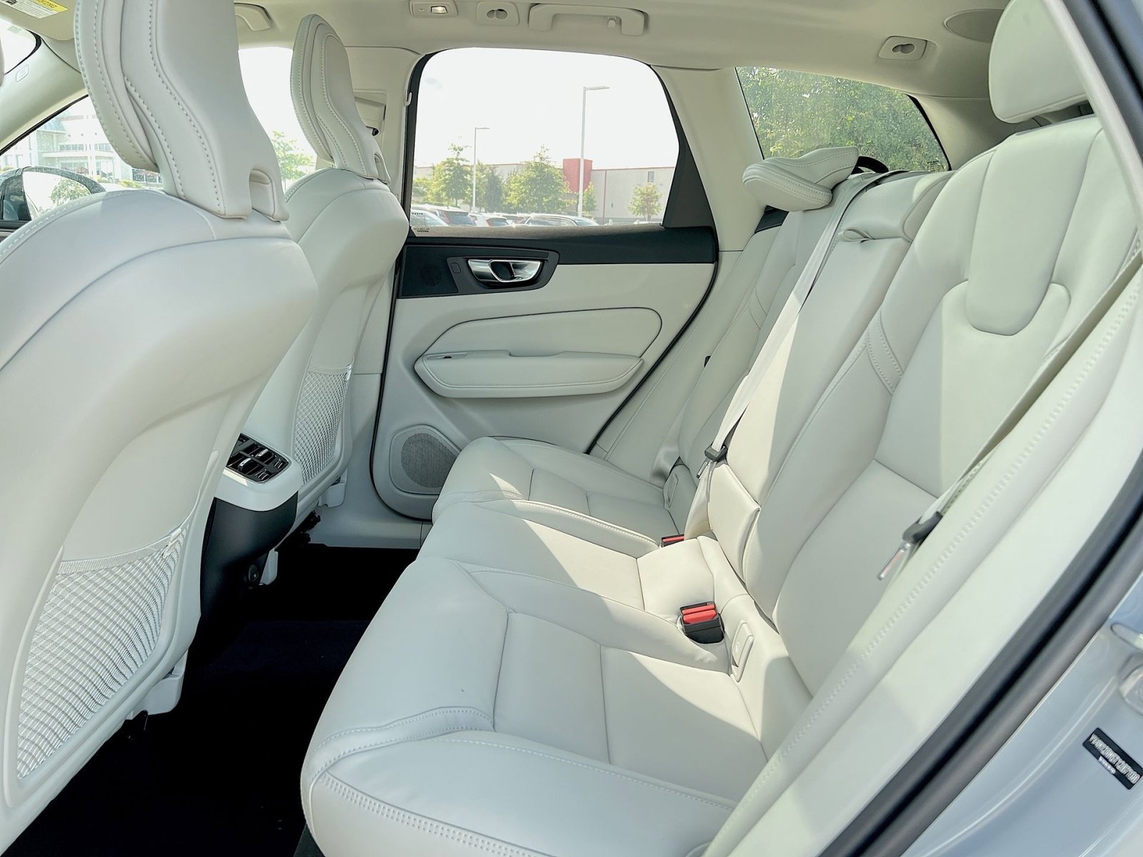 New 2026 Volvo XC60 B5 Ultra w/ Protection Package Premier image 25