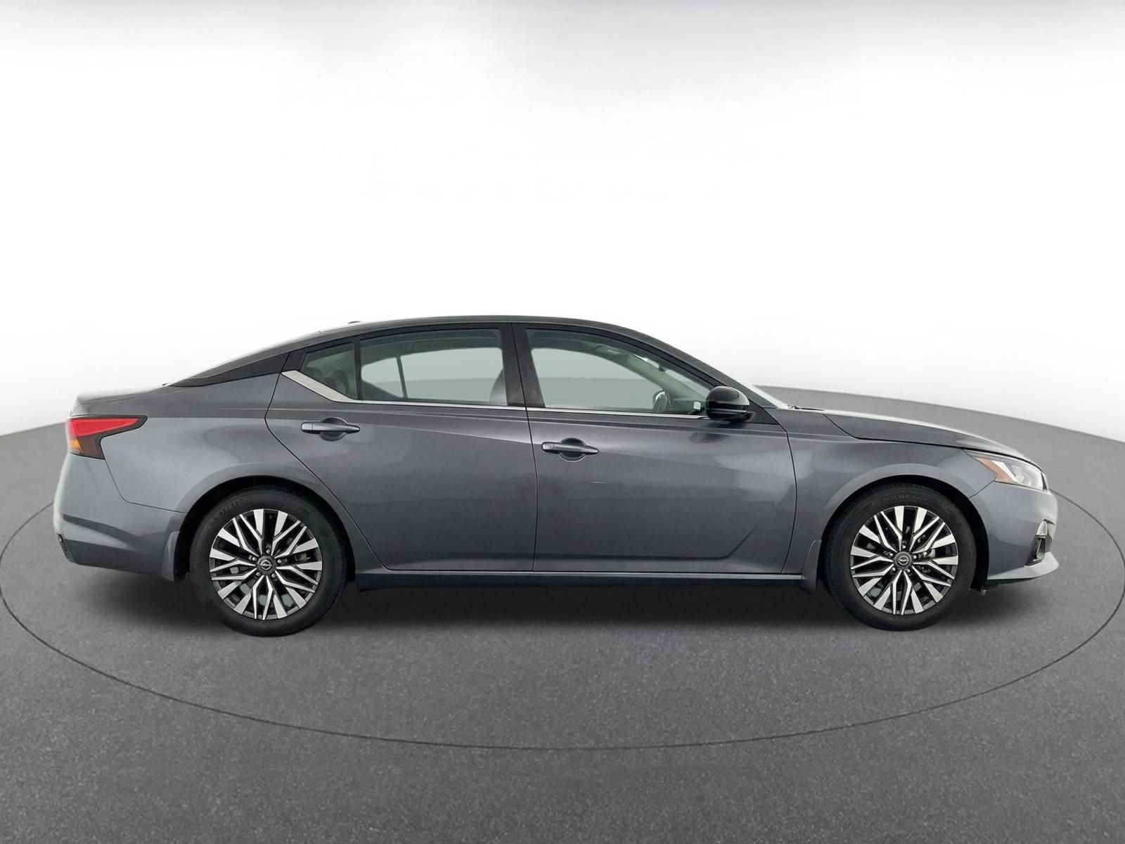 Used 2026 Nissan Altima 2.5 SV FWD image 9