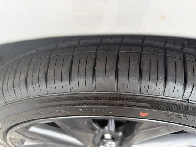 Used 2023 Toyota Corolla SE w/ Carpet Mat Package (TMS) FWD image 24