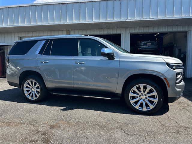 Used 2025 Chevrolet Tahoe Premier AWD/4WD image 2