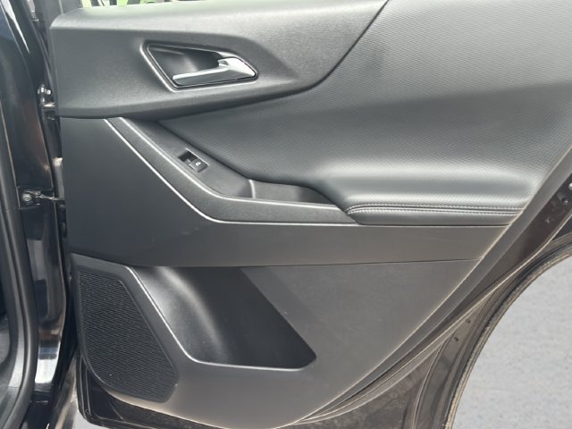 Used 2025 Chevrolet Equinox LT FWD image 12
