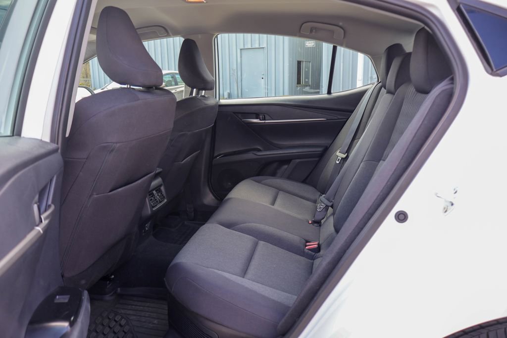 Used 2025 Toyota Camry LE w/ Convenience Package image 9
