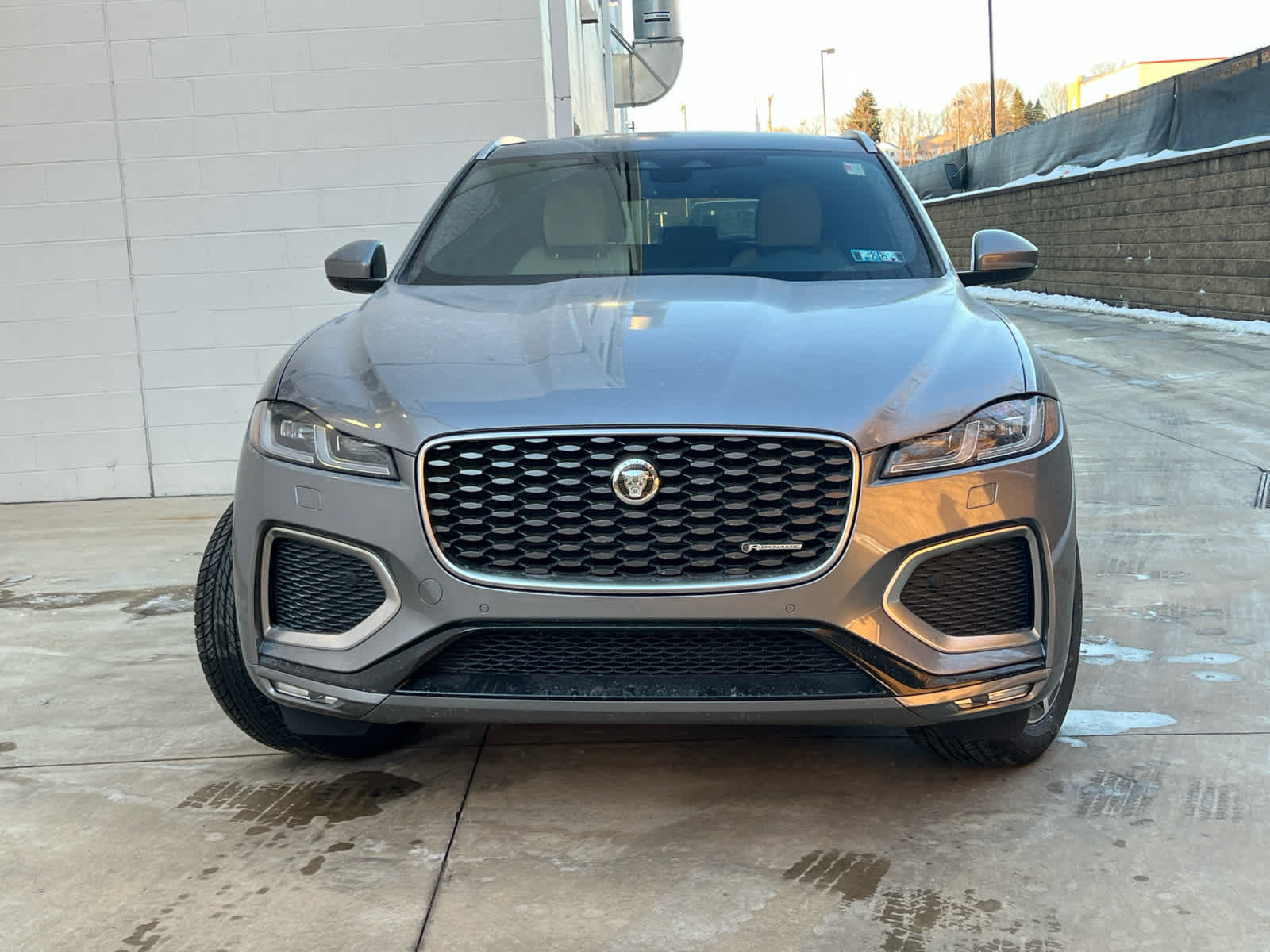 Used 2025 Jaguar F-PACE R-Dynamic S AWD/4WD image 2
