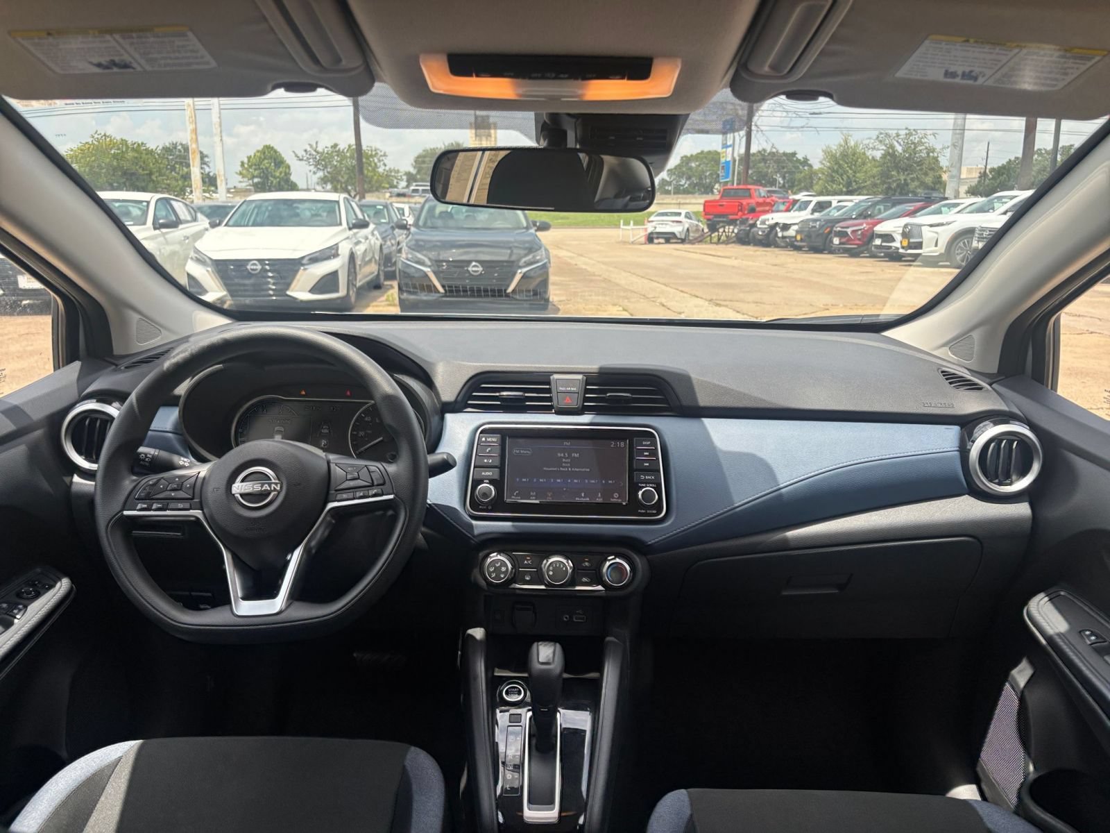 Used 2025 Nissan Versa SV FWD image 31
